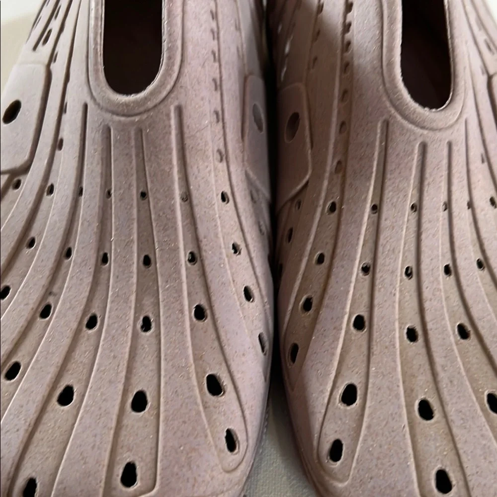 Feel Great Barefooters Perforated Shoes in Brown Unisex size 38‎ (US= 8)